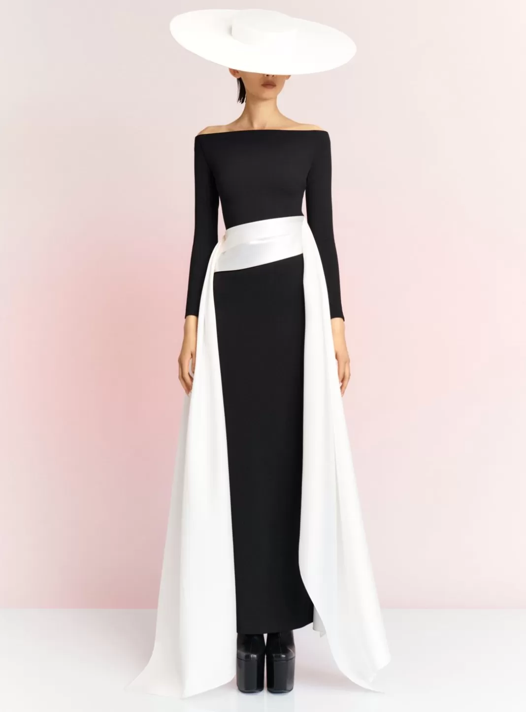 Solace London Dresses^The Irma Maxi Dress In Black And Cream